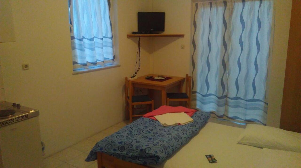 Guest House & Restaurant Adriatic Клек Екстериор снимка