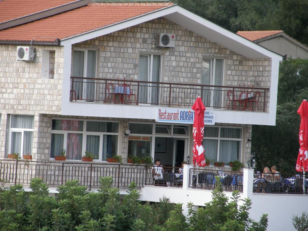 Guest House & Restaurant Adriatic Клек Екстериор снимка