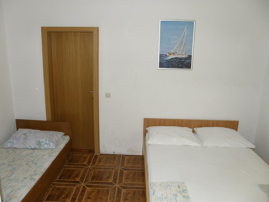 Guest House & Restaurant Adriatic Клек Екстериор снимка