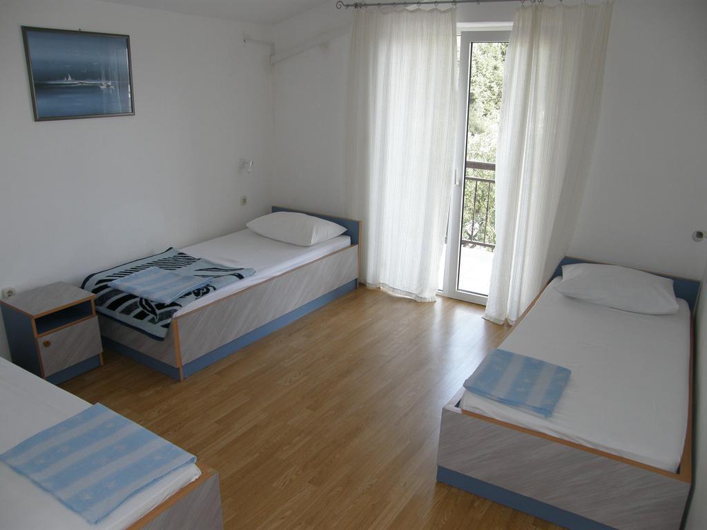 Guest House & Restaurant Adriatic Клек Екстериор снимка