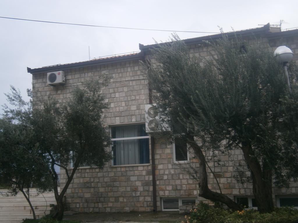 Guest House & Restaurant Adriatic Клек Екстериор снимка